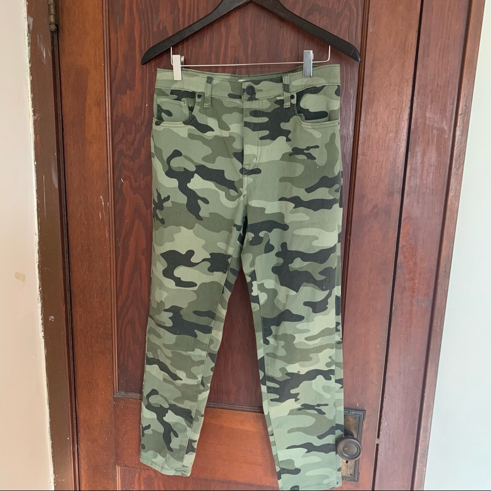 Camo skinny jeans, NWOT